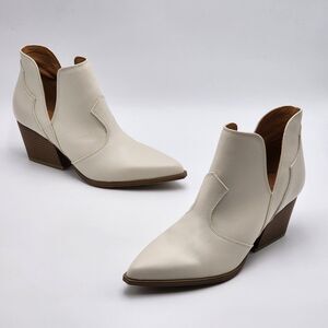 Indigo Rd Irtrina White Cutout Western Ankle Booties Size 10